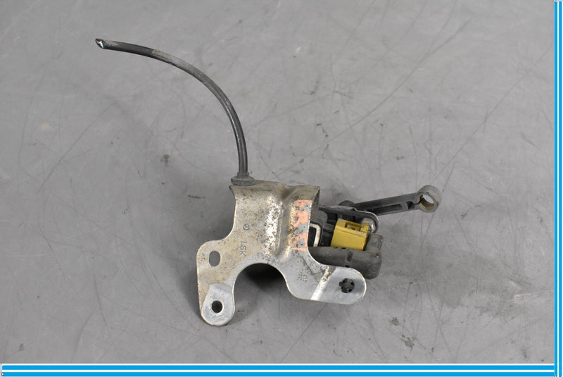 Load image into Gallery viewer, 12-18 Mercedes CLS550 W218 RWD Left Rear Suspension Height Level Sensor Oem
