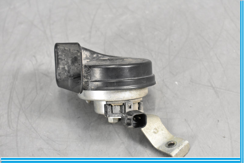 Load image into Gallery viewer, 14-20 Maserati Quattroporte Left Low Horn Tone Note Alarm Siren Signal Oem
