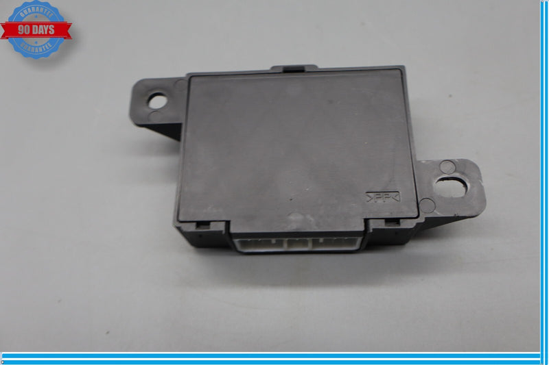 Load image into Gallery viewer, 15-20 Hyundai Genesis Front Left Driver Side Seat Relay Control Module Oem
