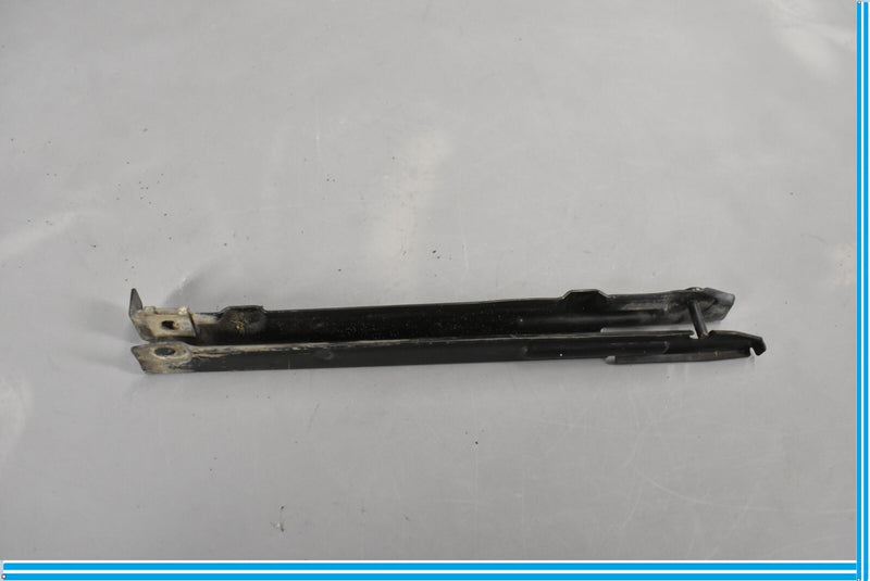 Load image into Gallery viewer, 00-06 Mercedes S500 S600 W220 Front Right Passenger Seat Fender Bracket Oem
