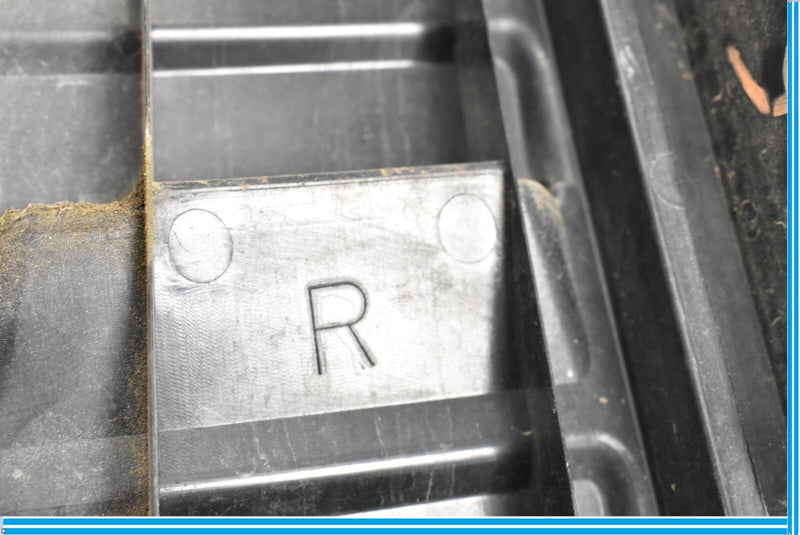 Load image into Gallery viewer, 03-07 HUMMER H2 Rear Right Upper Tail Light Lamp Vent Cover Guard Trim Oem
