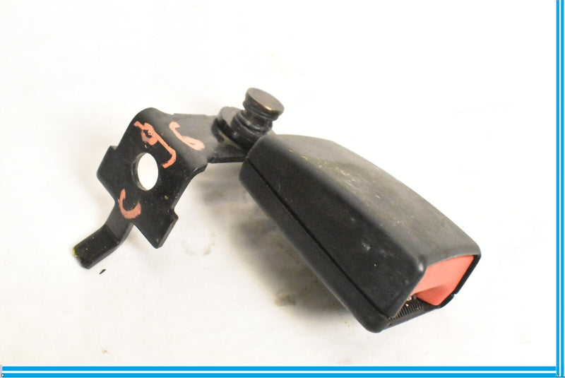 Load image into Gallery viewer, BMW E70 E71 X5 X6 REAR LEFT/RIGHT LOWER SEAT BELT BUCKLE RECEIVER LATCH OEM
