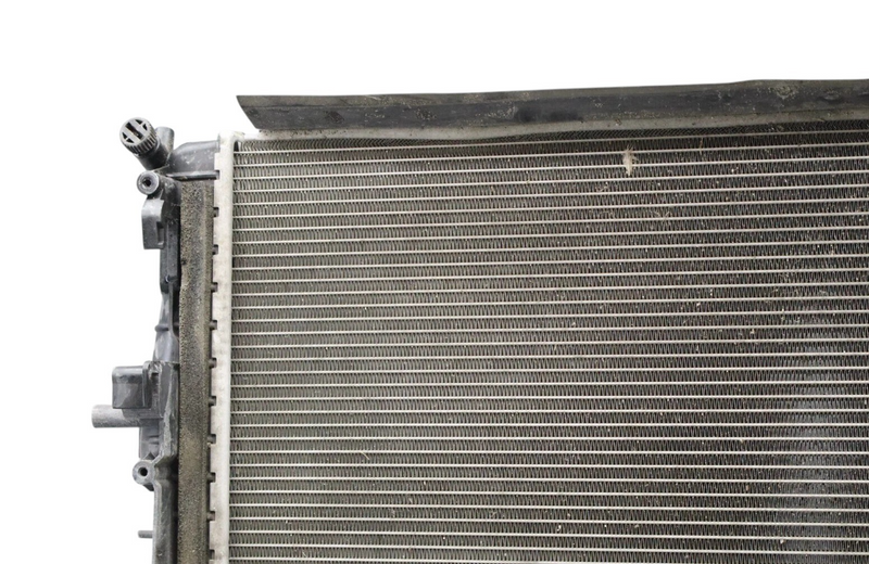 Load image into Gallery viewer, 14-22 Maserati Ghibli Engine Coolant Cooling Water Radiator 670038340 OEM
