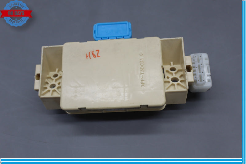 Load image into Gallery viewer, 02-05 Lexus SC430 Z40 Junction Fuse Relay Box Fuse Box Oem
