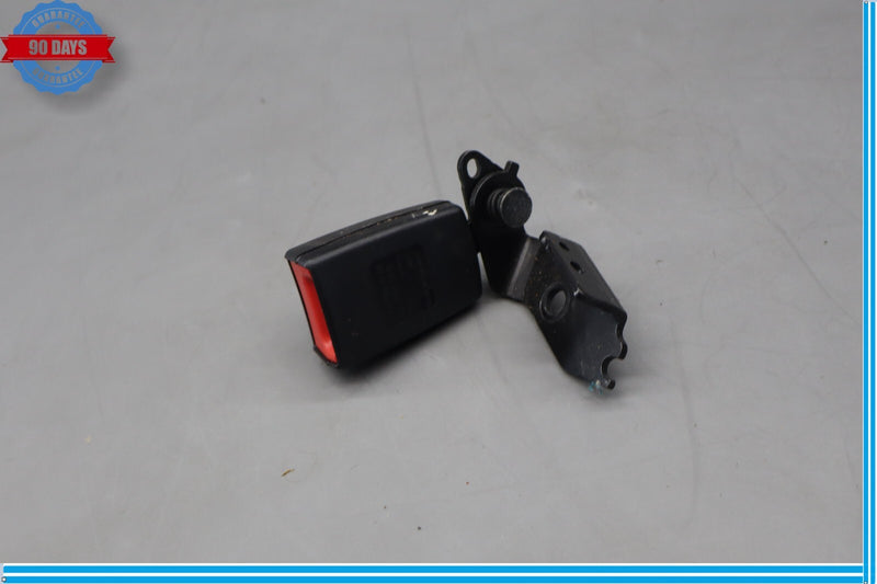 Load image into Gallery viewer, 10-17 Mercedes W204 C250 Rear Left Side Seatbelt Seat Belt Buckle End Oem

