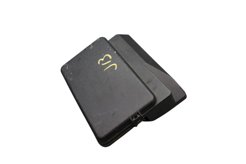 Load image into Gallery viewer, 11-13 Hyundai Equus Engine Fuse Relay Junction Box Cover 91940-3M211 Oem
