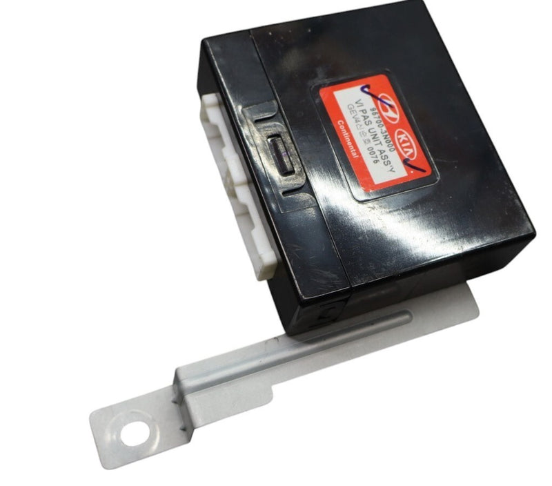 Load image into Gallery viewer, 11-13 Hyundai Equus Rear Parking Assist Control Module Unit 95700-3N000 Oem
