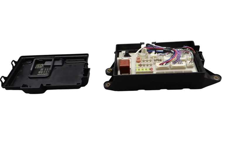 Load image into Gallery viewer, 02-05 Lexus SC430 Rear Trunk Fuse Relay Junction Fuse Block Box 82670-24092 Oem
