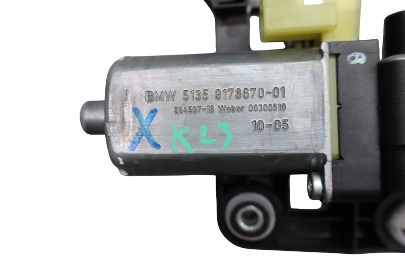 Load image into Gallery viewer, 09-15 BMW 750i 750Li xDrive Rear Right Door Window Sun Privacy Shade Motor Oem
