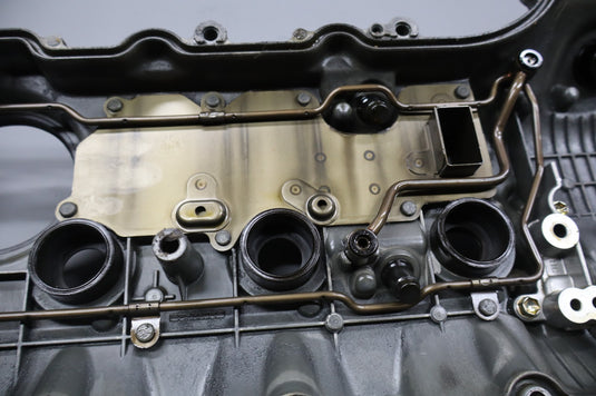 07-17 Lexus LS460 LS600h 4.6L Left Engine Cylinder Head Camshaft Cover Assy Oem