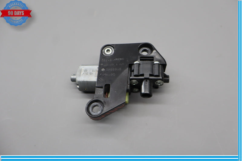 Load image into Gallery viewer, 09-15 BMW 750i F01 F02 F10 Rear Right Passenger Door Window Sun Shade Motor Oem
