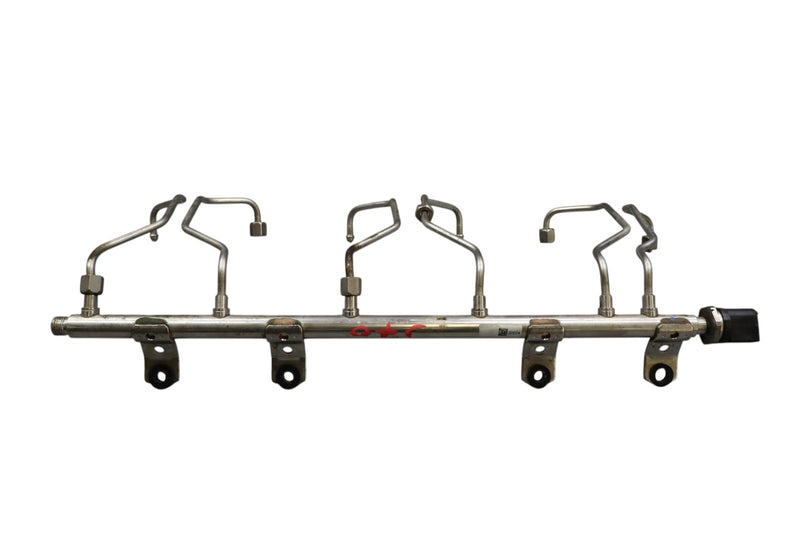 Load image into Gallery viewer, 14-18 BMW X5 F15 High Pressure Fuel Injector Rail 764971001 Oem
