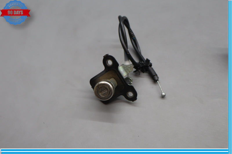 Load image into Gallery viewer, 09-14 Hyundai Equus Genesis Rear Trunk Lid Lock Cylinder Switch 81250-3MA00 Oem
