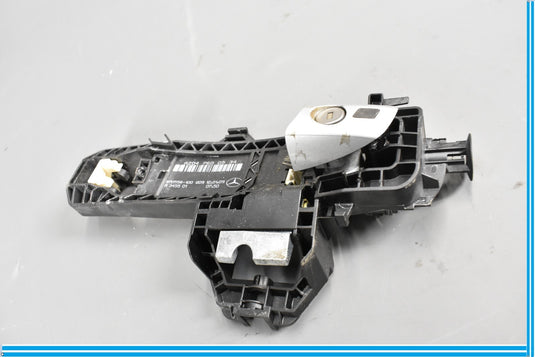 08-11 Mercedes C300 C350 W204 Front Left Driver Door Handle Bracket Oem
