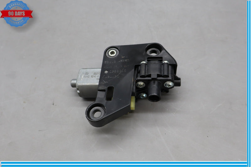 Load image into Gallery viewer, 09-12 BMW 740i 750i Rear Right Passenger Door Window Sun Shade Blind Motor Oem
