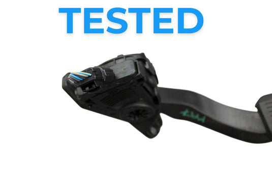 14-17 Maserati Ghibli Gas Accelerator Throttle Pedal Sensor w/Pad 04861714AE Oem