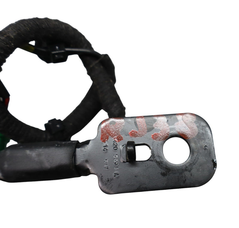 Load image into Gallery viewer, 17-25 Alfa Romeo Giulia 952 Front Right Side Seat Belt Seatbelt Buckle Oem
