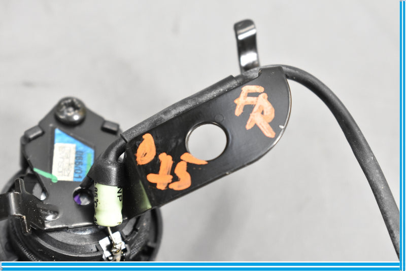 Load image into Gallery viewer, 02-10 Lexus SC430 Front Right Passenger Side Upper Mark Levinson Tweeter Oem
