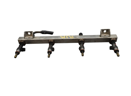 03-19 Maserati Quattroporte M139 Right Side Fuel Injector Rail With Injector Oem