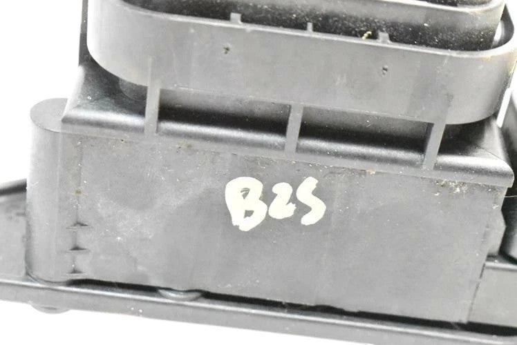 Load image into Gallery viewer, 10-19 Jaguar XJ XJR Air Suspension Control Valve Block Solenoid AW933B486AA Oem
