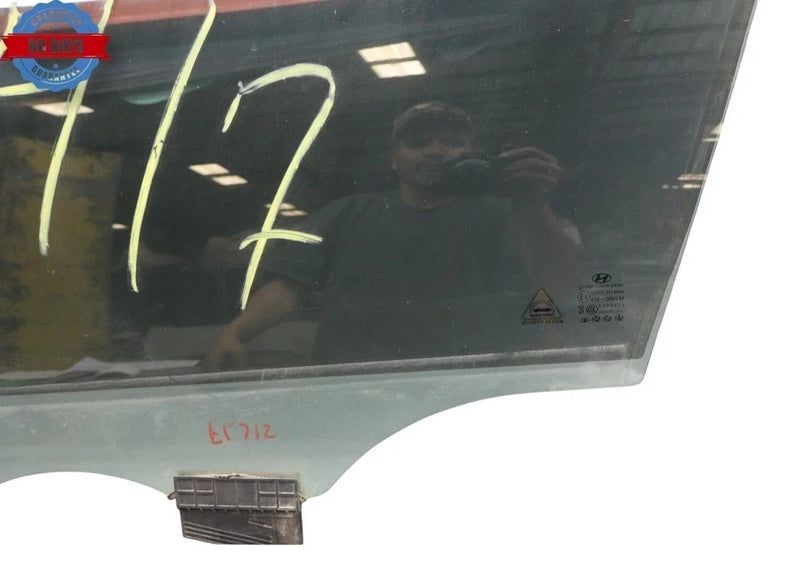 Load image into Gallery viewer, 15-16 Hyundai Genesis Front Left Driver Side Door Window Auto Glass Panel Oem
