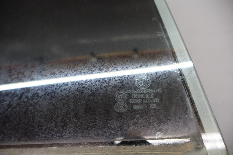 Load image into Gallery viewer, 11-16 BMW 528i 535i 550i F10 Rear Right Passenger Side Door Window Glass Oem
