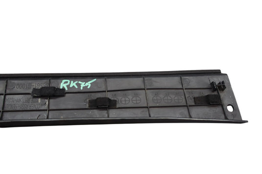 15-20 Hyundai Genesis Front Right Side Fender Seal Trim Ledge Cover Oem