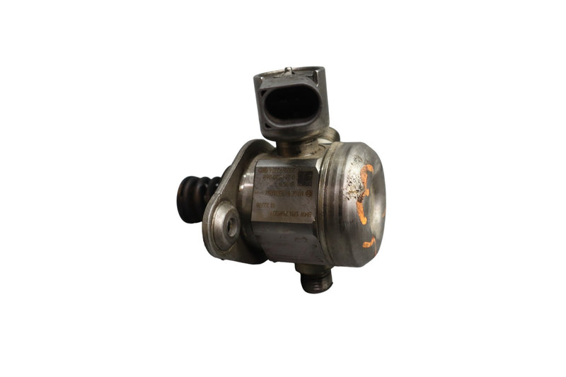 Load image into Gallery viewer, 08-16 BMW 750Li 750i F01 F02 Mechanical High Pressure Fuel Gas Pump 7595339 Oem
