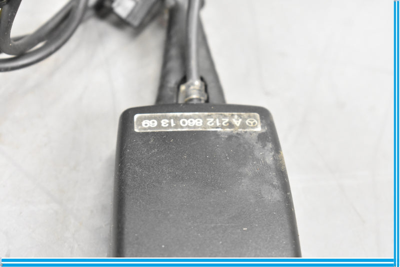 Load image into Gallery viewer, 10-16 Mercedes E350 E550 Front Right Passenger Seat Belt Seatbelt Buckle Oem
