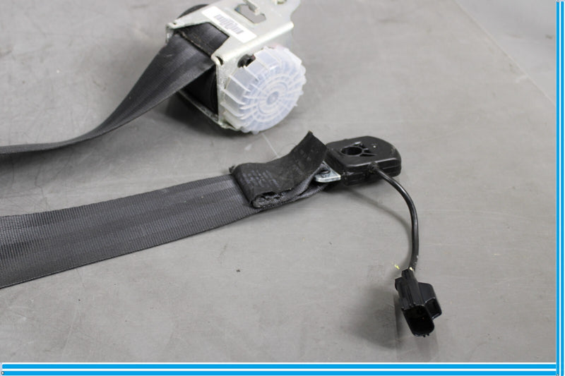 Load image into Gallery viewer, 10-13 Land Rover Range Rover Sport Front Right Side Seatbelt Retractor Oem
