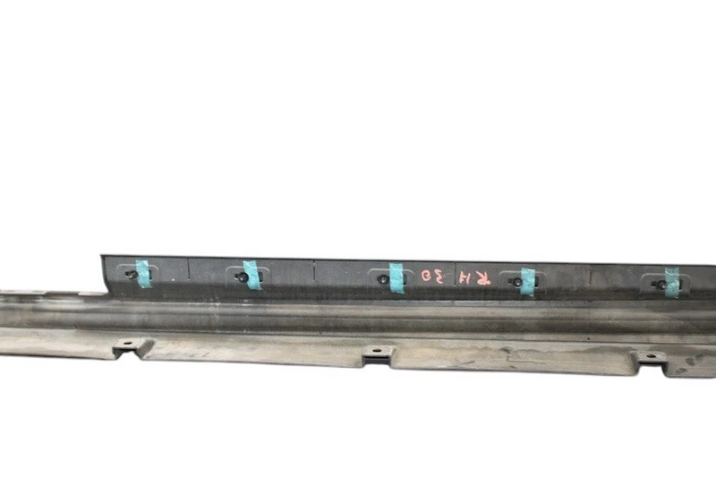 Load image into Gallery viewer, 14-17 Maserati Ghibli Right Side Rocker Skirt Molding Trim Panel 06700288400 Oem
