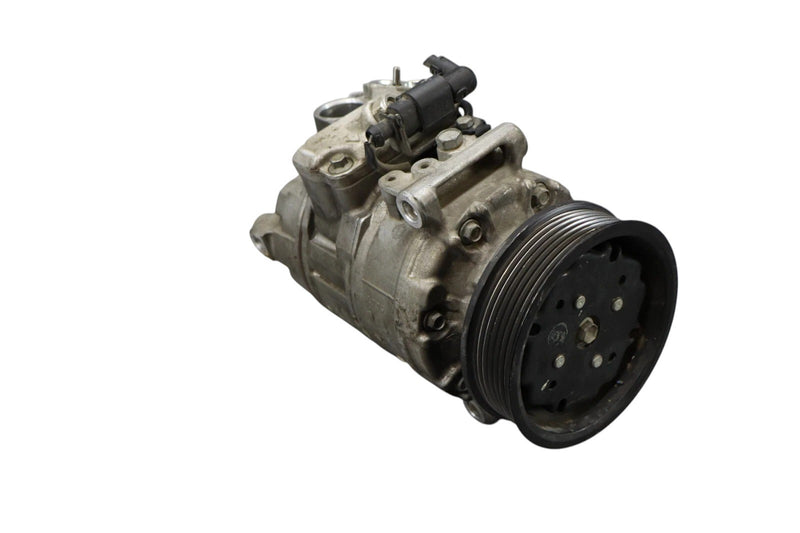 Load image into Gallery viewer, 11-15 Volkswagen VW Touareg AC A/C Air Conditioning Compressor &amp; Clutch Oem
