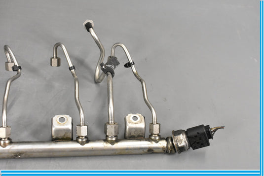 09-12 BMW 750Li 750i F01 F02 High Pressure Fuel Injector Rail Oem