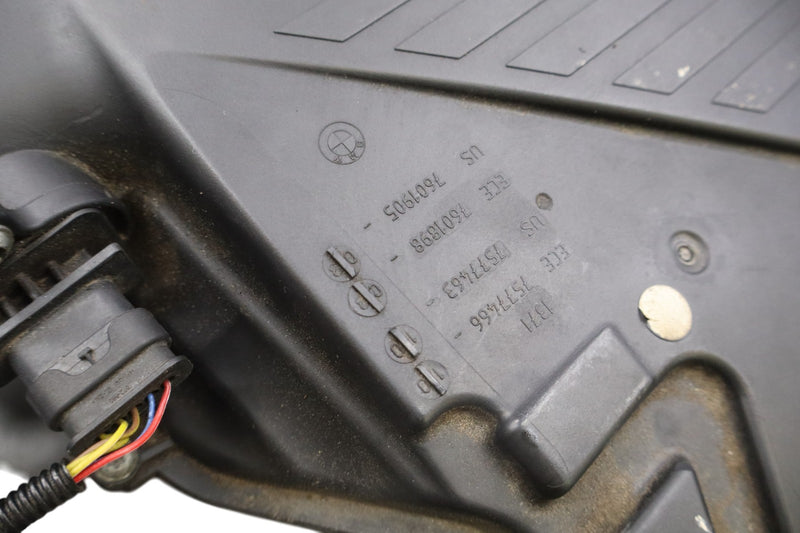 Load image into Gallery viewer, 09-15 BMW 750Li F04 F02 Right Side Air Intake Cleaner Filter Housing Box Oem
