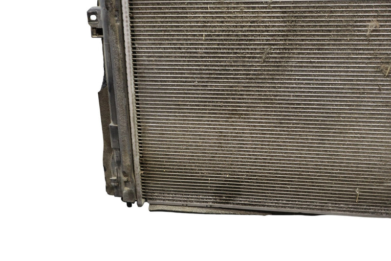 Load image into Gallery viewer, 15-18 Hyundai Genesis G80 Front Engine Cooling Radiator Assembly 25310B1140 Oem
