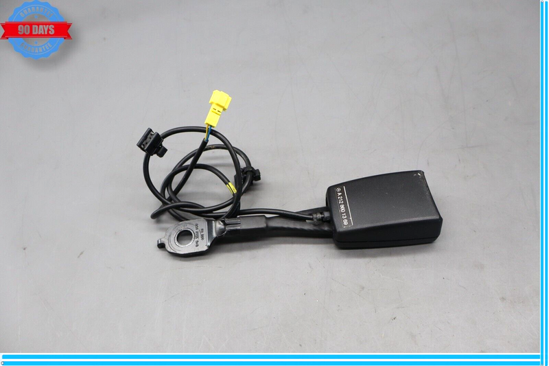Load image into Gallery viewer, 10-16 Mercedes W212 E350 E550 Front Right Side Seat Belt Seatbelt Buckle Oem
