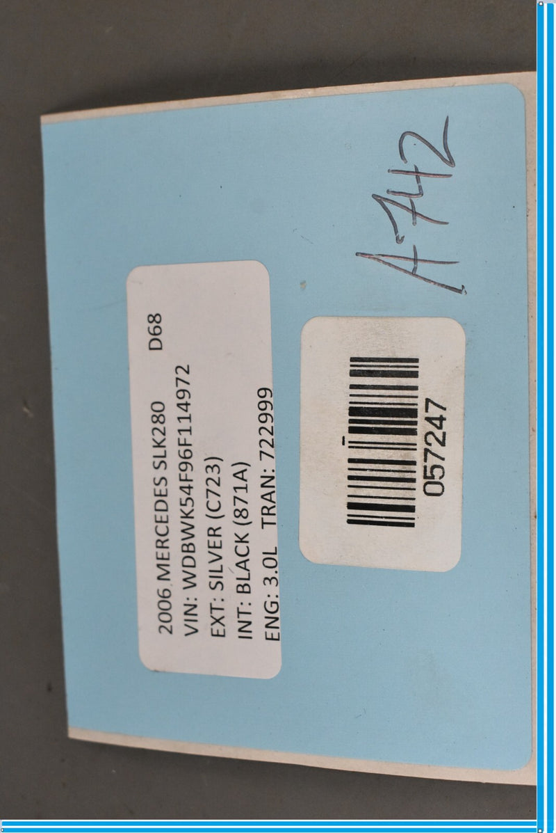 Load image into Gallery viewer, 05-11 Mercedes SLK280 SLK350 Rear Right Side Quarter Panel Mount Bracket Oem
