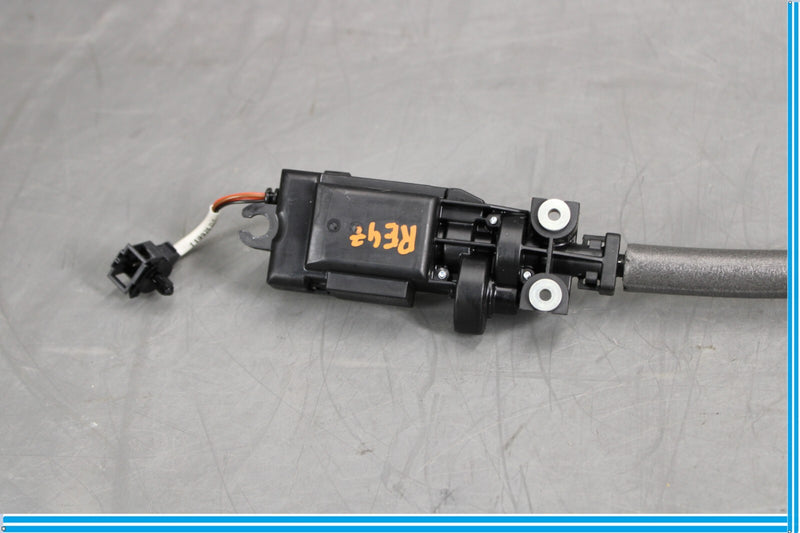 Load image into Gallery viewer, 11-18 Audi A8 Front Right Passenger Side Seat Belt Height Adjuster Motor Oem
