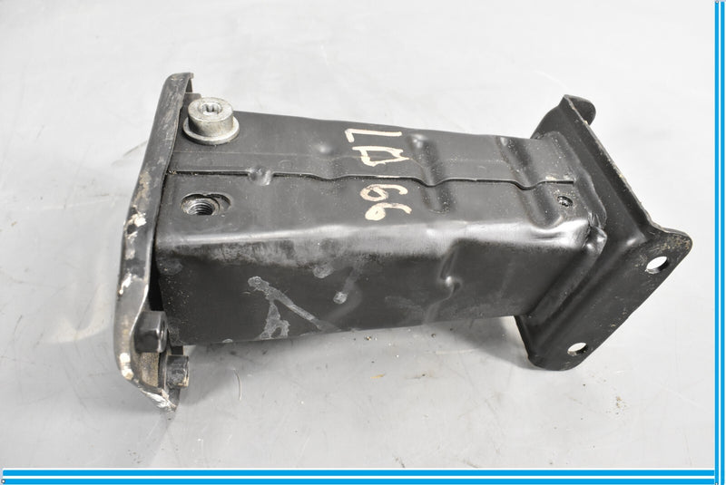 Load image into Gallery viewer, 07-13 Mercedes S550 S600 Front Left Driver Side Bumper Reinforcement Bracket Oem
