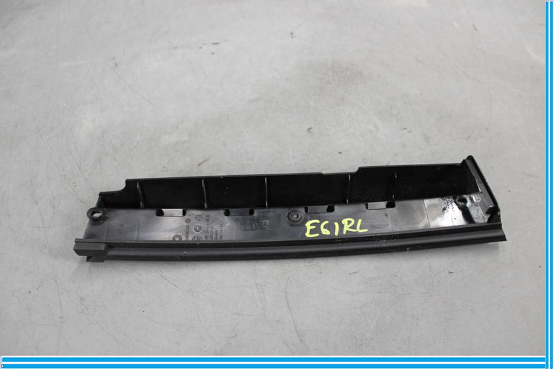 Load image into Gallery viewer, 09-15 BMW 750Li F01 F02 Rear Left Door Window Glass Sunshade Bracket Adapter Oem
