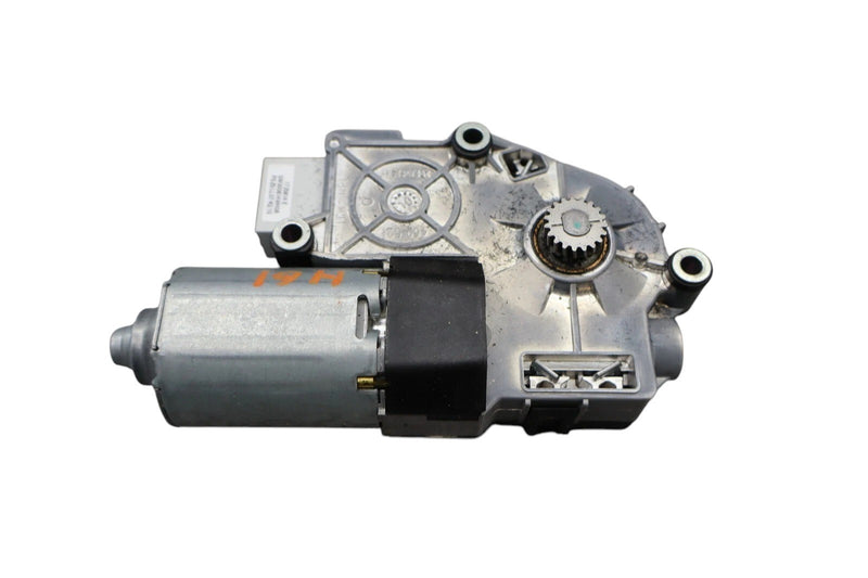 Load image into Gallery viewer, 11-17 Volkswagen VW Touareg Panoramic Sunroof Control Motor 7P0959591B Oem
