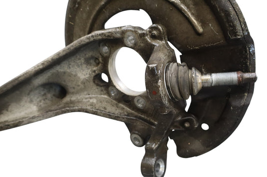 02-05 Ford Thunderbird 3.9L V8 Front Left Side Steering Spindle Knuckle Hub Oem