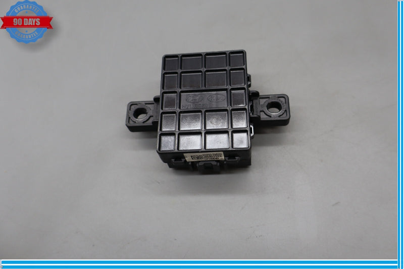 Load image into Gallery viewer, 16-20 Hyundai Genesis G80 Dash Dashboard Joint Block Junction Block Oem

