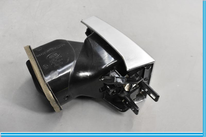 Load image into Gallery viewer, 10-13 Land Rover Range Rover Left Center Inner Dash AC Heat Air Vent GrilleOem
