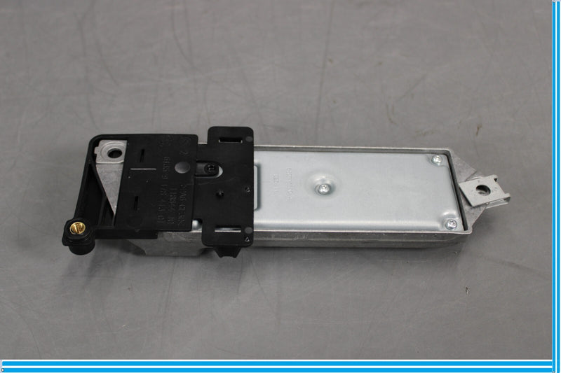 Load image into Gallery viewer, 09-15 BMW 750Li F01 F02 Front Left Side Seat Belt Retractor Module Control Oem
