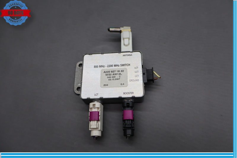 Load image into Gallery viewer, 06-11 Mercedes W219 CLS550 CLS500 Antenna Booster Phone Amplifier AMP Oem
