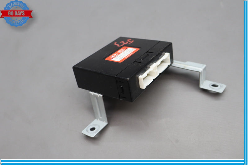Load image into Gallery viewer, 11-13 Hyundai Equus Rear Parking Assist Control Module Unit 95700-3N000 Oem
