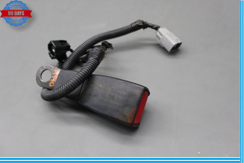 Load image into Gallery viewer, 02-06 Lexus LS430 XF30 Front Right Passenger Side Seat Belt Buckle Receiver Oem
