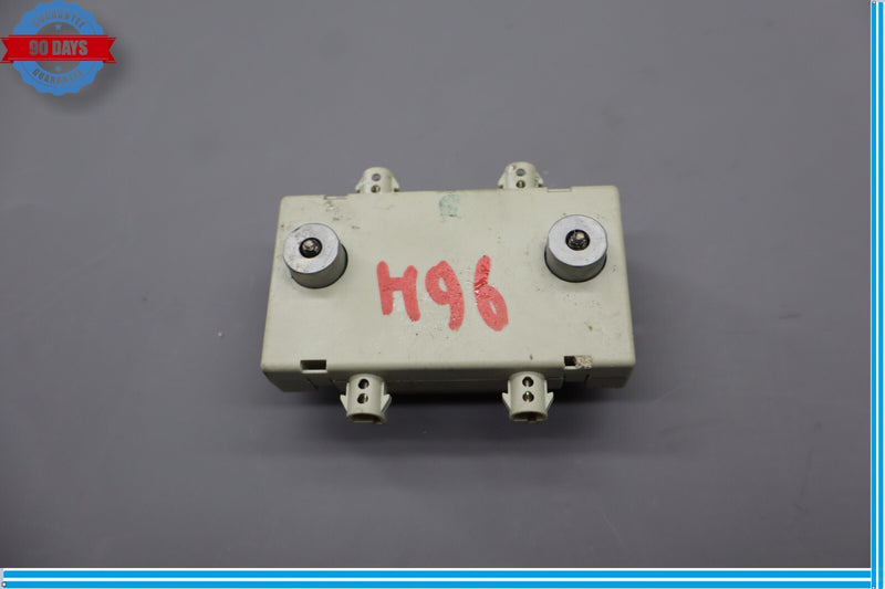 Load image into Gallery viewer, 09-12 BMW 740I 750Li F01 F02 Antenna Radio Signal Amplifier Trap 009118265 Oem
