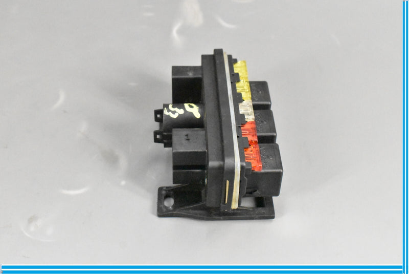 Load image into Gallery viewer, 00-06 Mercedes S500 CL500 CL55 AMG W215 W220 Front Relay Fuse Box 2205450301 Oem
